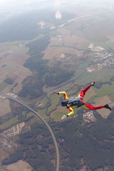 Cenově zvýhodněné základní kurzy PARAŠUTISMU